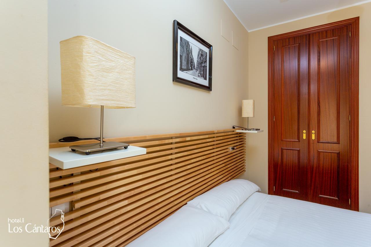 Apartamentos Los Cantaros El Puerto de Santa Maria Exterior photo
